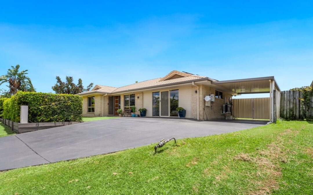 3 Red Gum Court, URRAWEEN  QLD  4655
