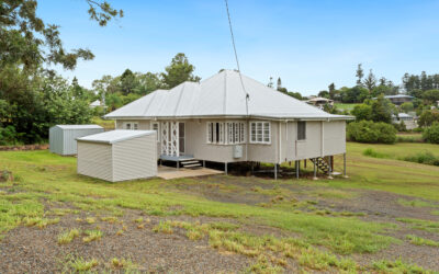 15 Bridge Street, TIARO  QLD  4650