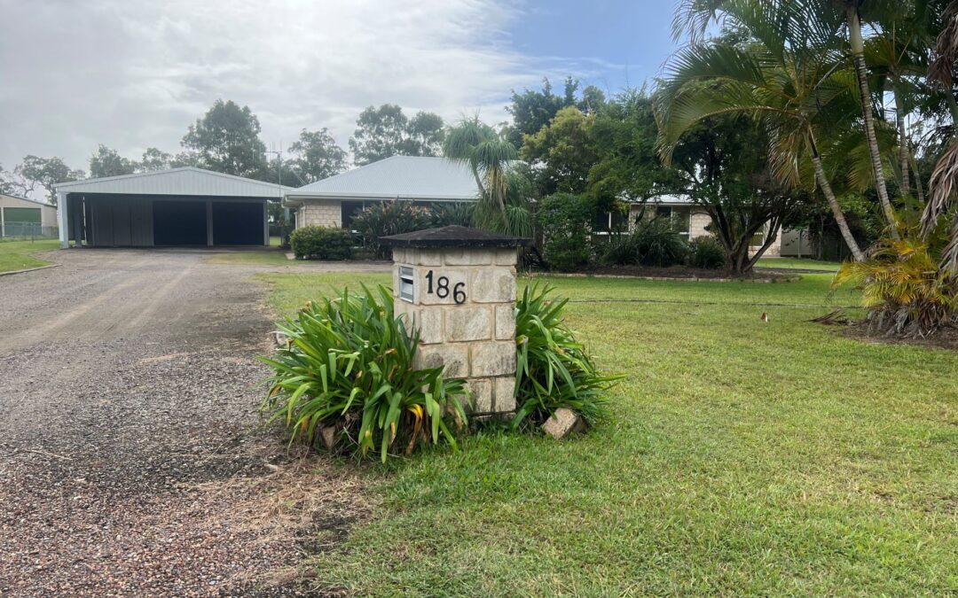 186 Woocoo Drive, OAKHURST  QLD  4650