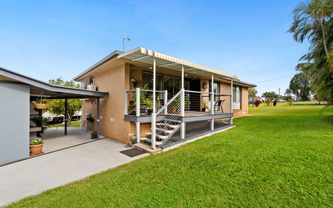 1 Larner Street, TIARO  QLD  4650