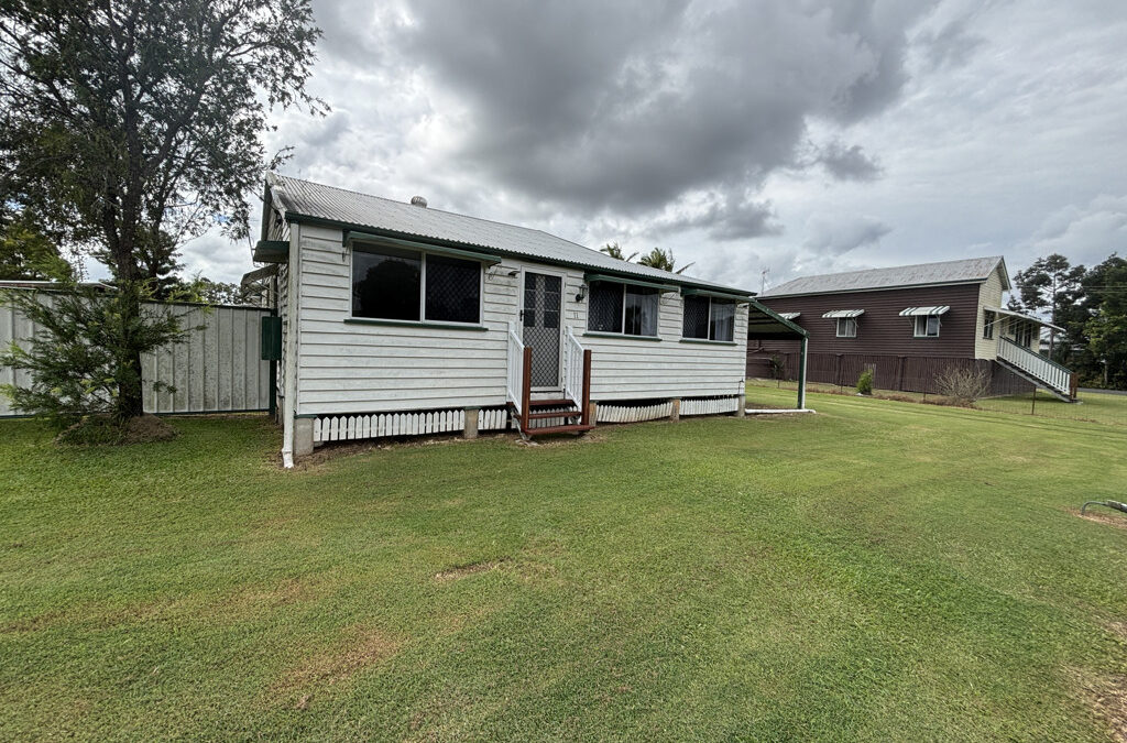 11 Hunter Street, TORBANLEA  QLD  4662