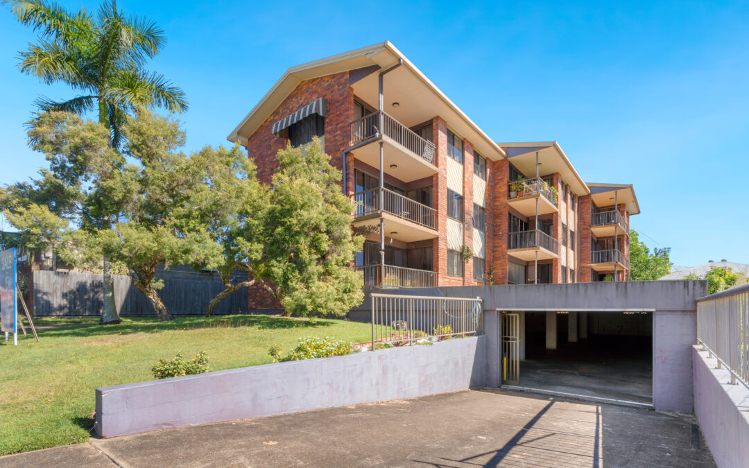 4/23 Queens Road, SCARNESS  QLD  4655