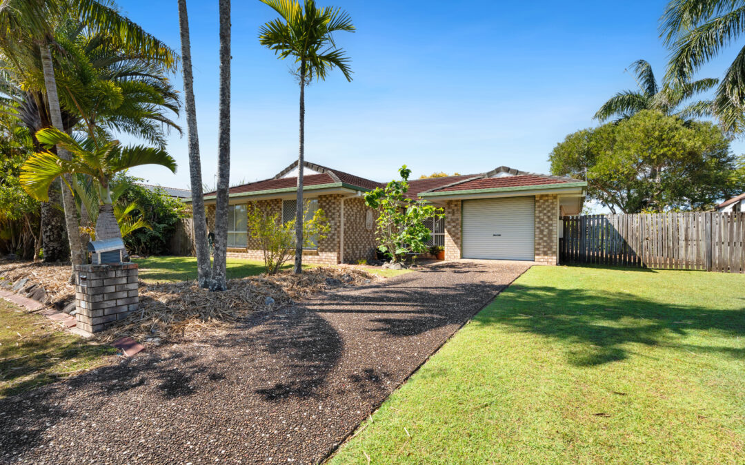 19 Magpie Court, ELI WATERS  QLD  4655