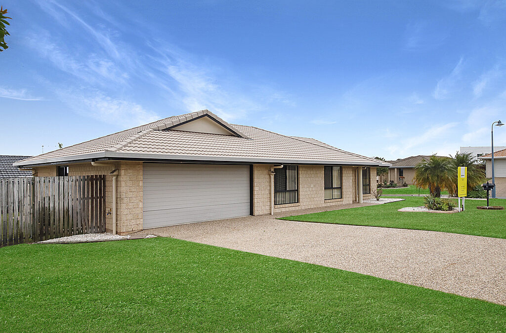 15 Picadilly Circuit, URRAWEEN  QLD  4655