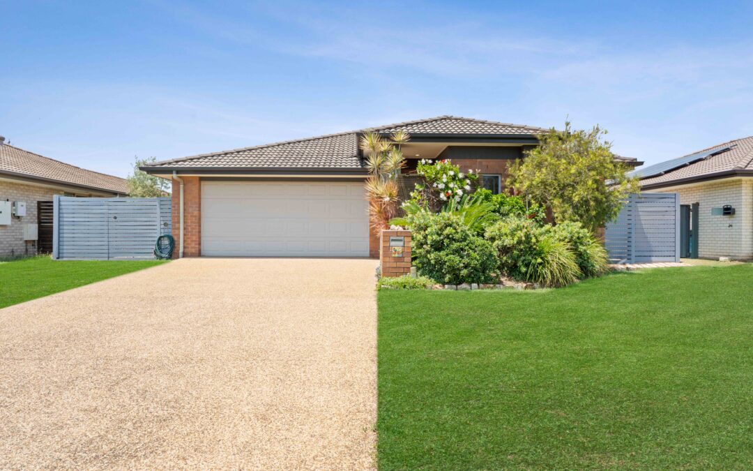 70 Augustus Boulevard, URRAWEEN  QLD  4655