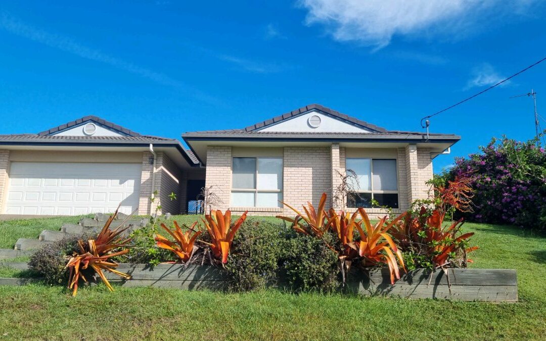 13 Barry Street, TORQUAY  QLD  4655