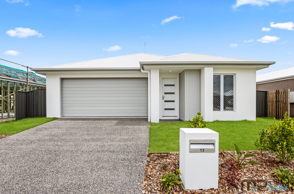 13 Cherry Venture Drive, ELI WATERS, QLD 4655