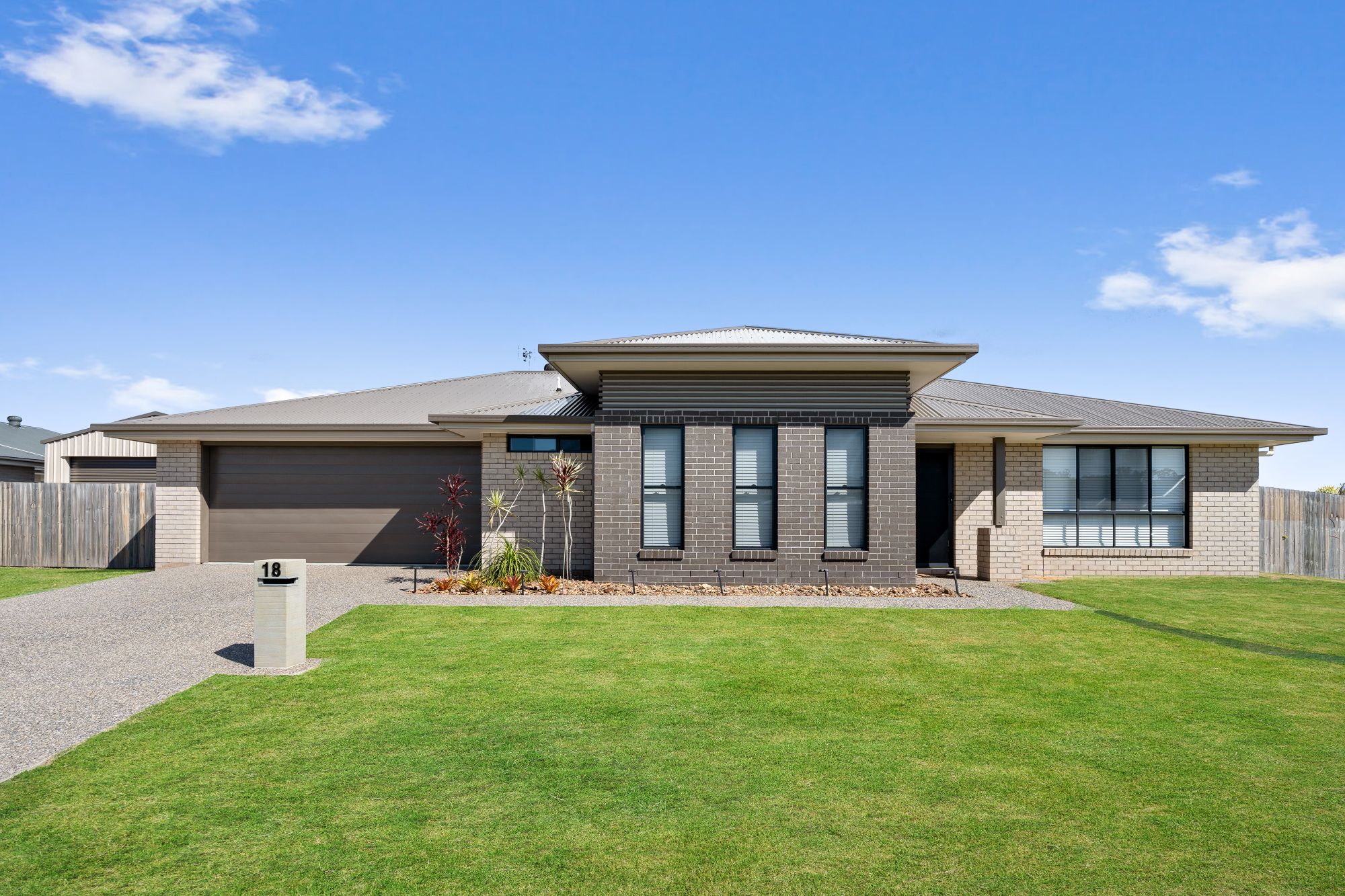 18 Bonavista Way, ELI WATERS, QLD 4655