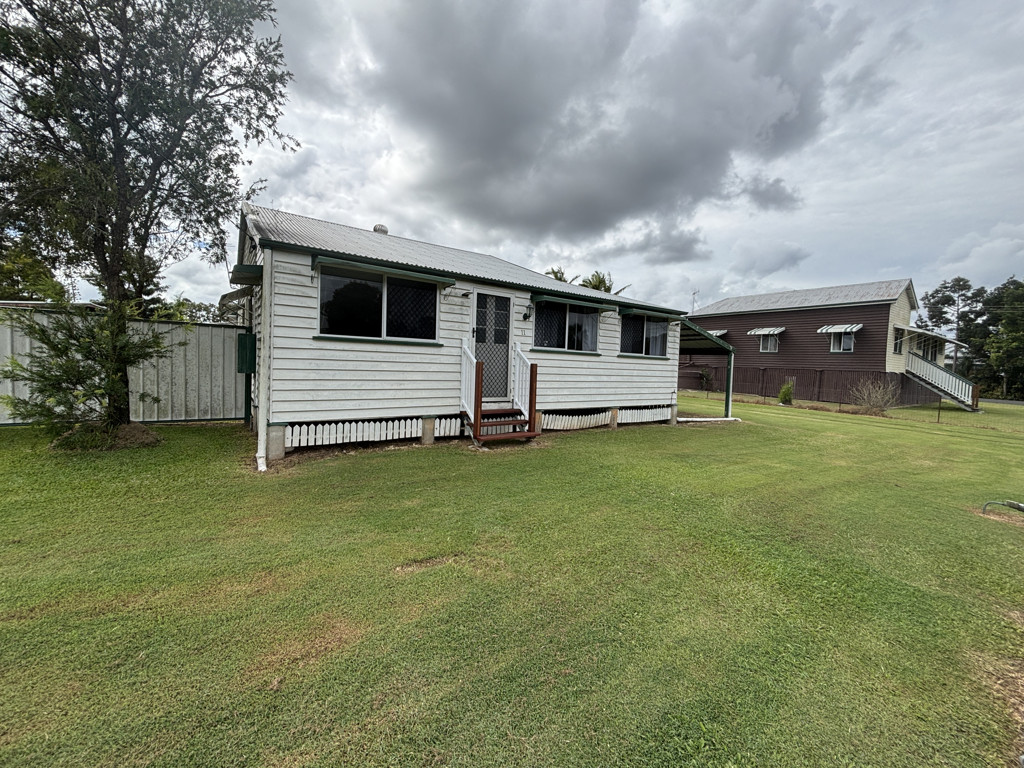 11 Hunter Street, TORBANLEA, QLD 4662