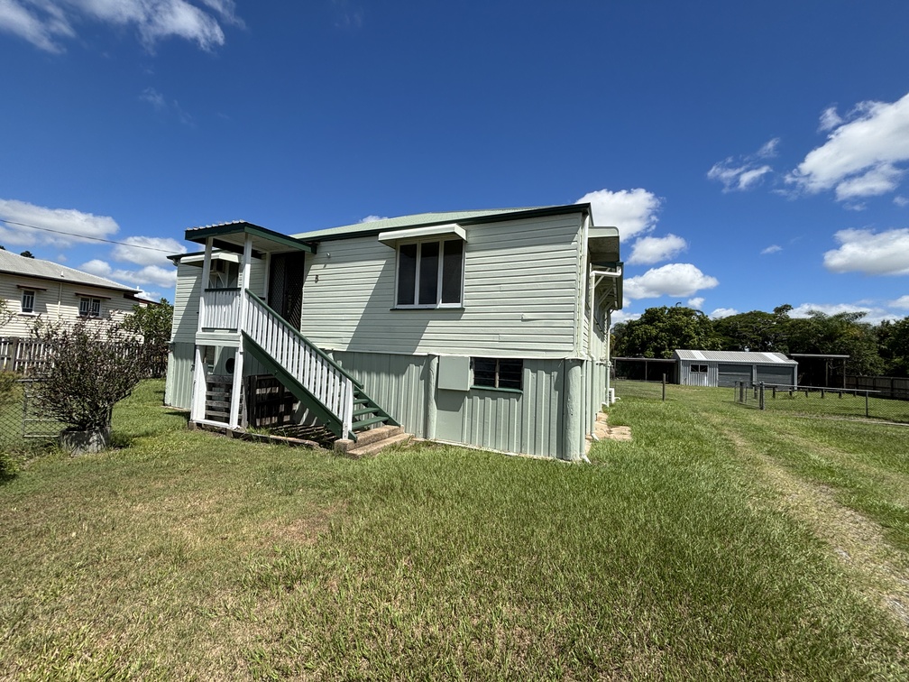 8 Blackbourn St, GRANVILLE, QLD 4650