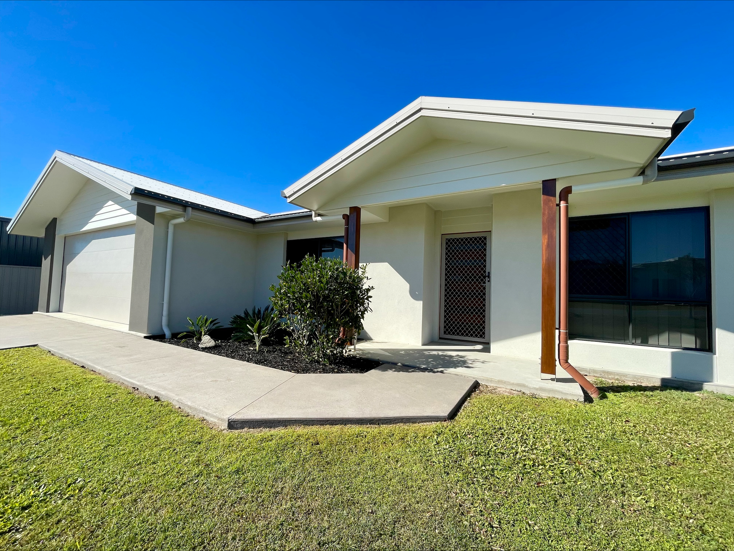 1 Rosella Way, OAKHURST, QLD 4650