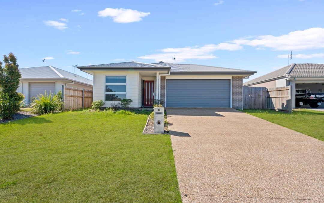 13 Frederick Circuit, ELI WATERS, QLD 4655