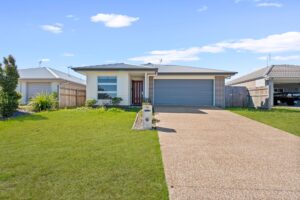 13 Frederick Circuit, ELI WATERS, QLD 4655